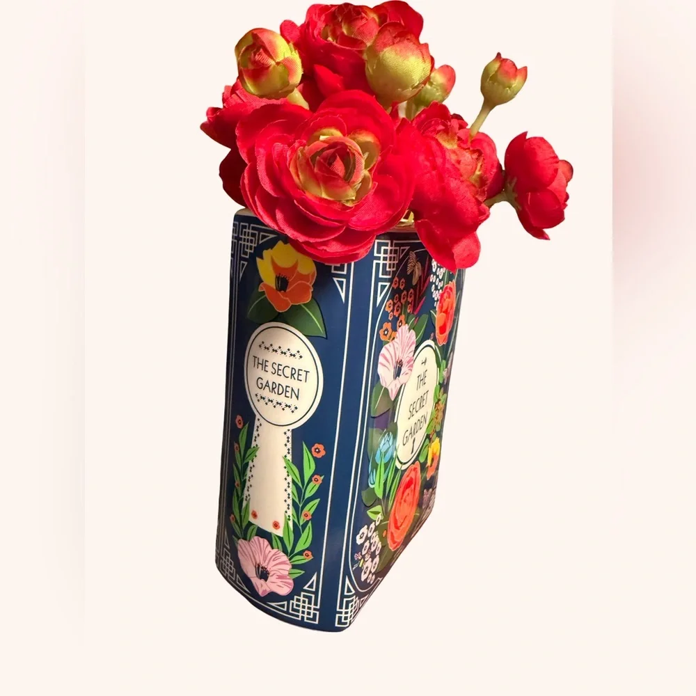 The Secret Garden NWT Timeless & Classic Silk Floral Accent Ceramic Set